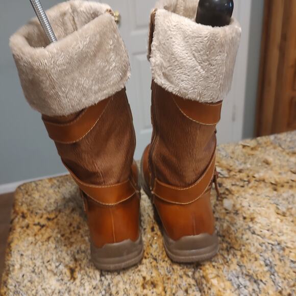 Forever Boots Womens Size 7.5 Faux Leather Buckle Strap Mid Calf Fur Lined Boots - Picture 9 of 12